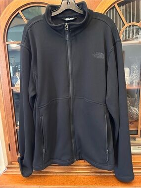 The North Face Men's Black Full-Zip Fleece Jacket